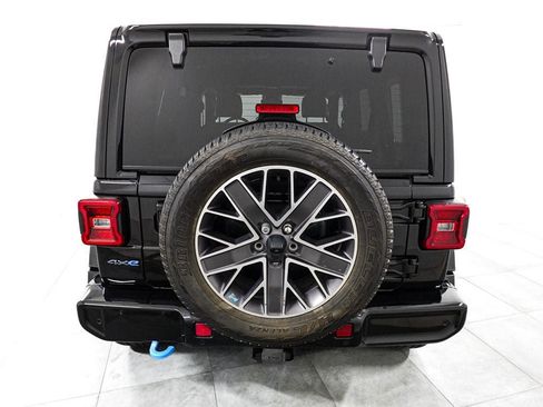 Used 2023 Jeep Wrangler Unlimited Sahara AWD/4WD image 6