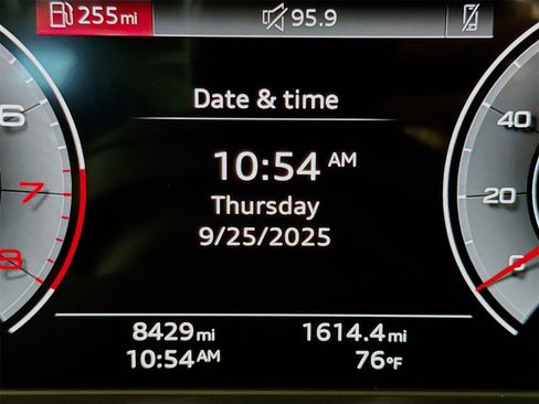 Certified 2025 Audi Q5 2.0T Premium image 12