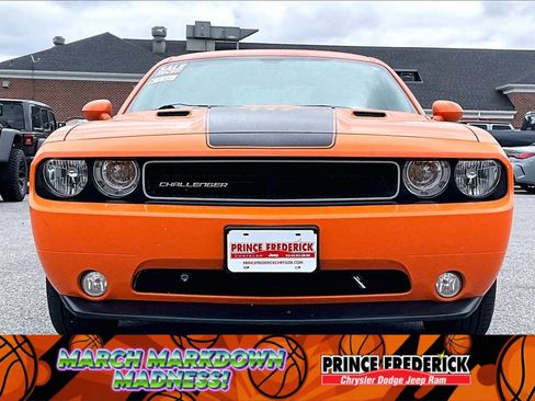 Used 2014 Dodge Challenger SXT Plus image 2