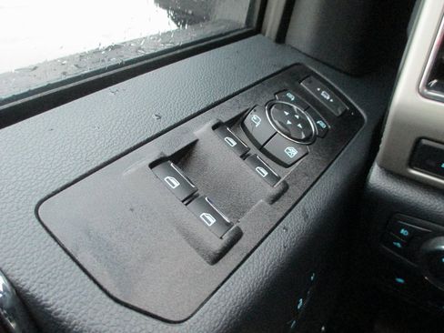 Used 2022 Ford F250 Lariat w/ Black Appearance Package image 29