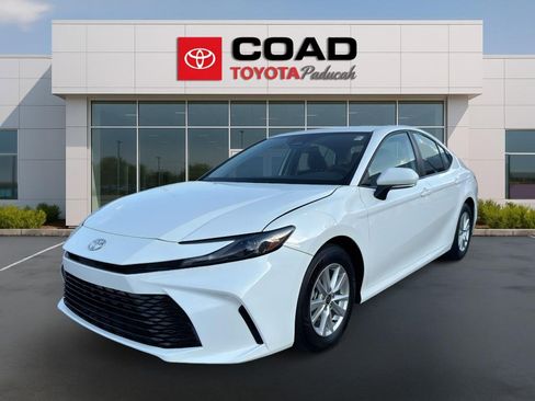 Used 2025 Toyota Camry LE FWD image 1