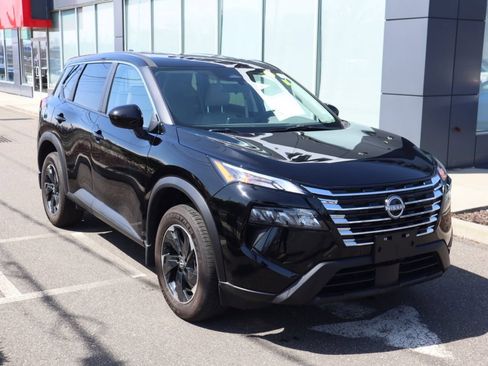 Certified 2025 Nissan Rogue SV AWD/4WD image 3