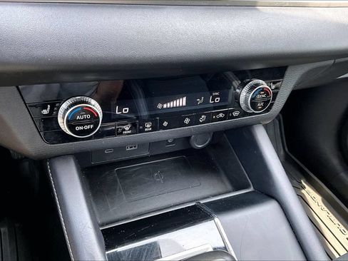 Used 2024 Mitsubishi Outlander SE AWD/4WD image 15