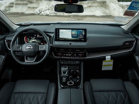 New 2026 Nissan Rogue Platinum image 14