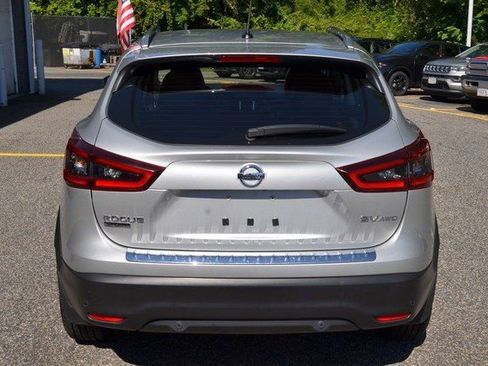 Used 2022 Nissan Rogue Sport SV w/ Technology Package image 7
