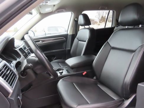 Used 2019 Volkswagen Atlas SE image 18