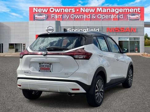 Used 2024 Nissan Kicks SV FWD image 5