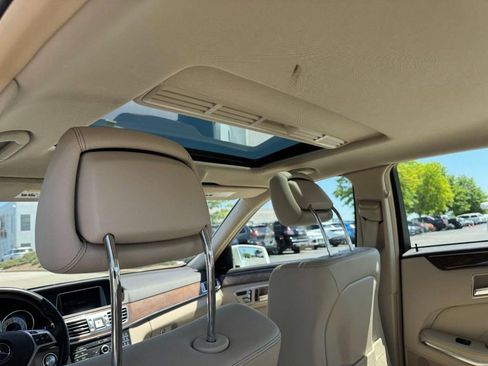 Used 2016 Mercedes-Benz E 350 4MATIC Sedan image 11