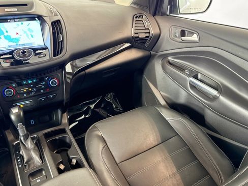 Used 2017 Ford Escape Titanium image 21