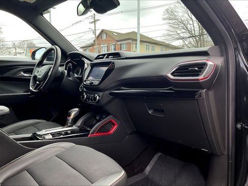 Used 2023 Chevrolet TrailBlazer RS w/ Technology Package image 14