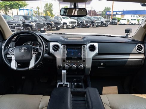 Used 2014 Toyota Tundra SR5 w/ SR5 Upgrade Package AWD/4WD image 10