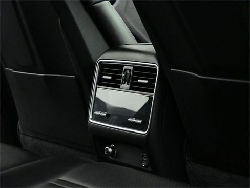 Used 2020 Porsche Cayenne S image 40