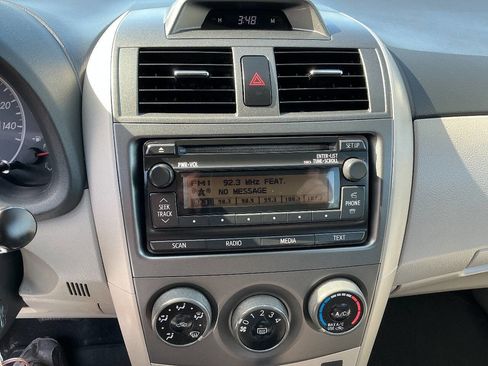 Used 2012 Toyota Corolla LE FWD image 32