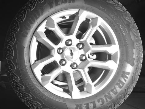 Used 2025 Chevrolet Silverado 1500 RST w/ Z71 Off-Road Package AWD/4WD image 11