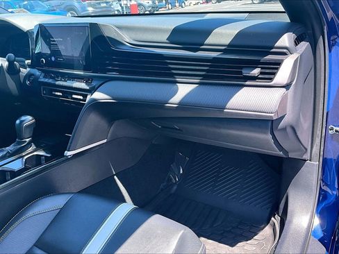 Used 2025 Toyota Camry SE w/ Convenience Package FWD image 15