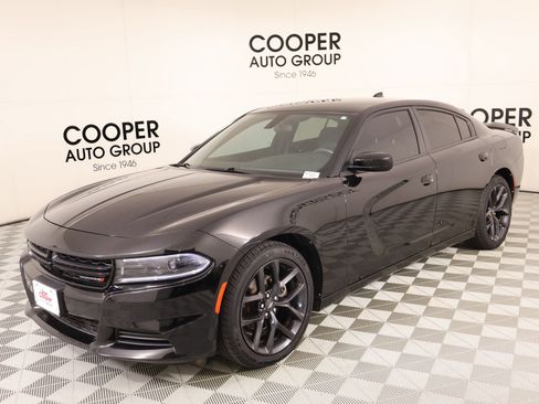 Used 2023 Dodge Charger SXT w/ Blacktop Package RWD image 9