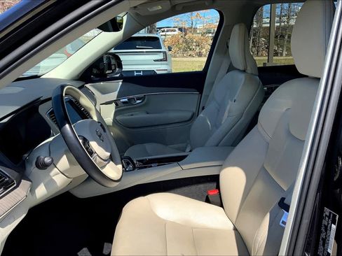 Certified 2023 Volvo XC90 B6 Plus w/ Protection Package image 8