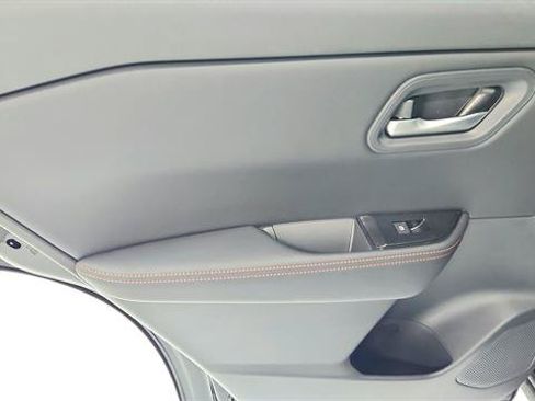 Certified 2025 Nissan Rogue SV AWD/4WD image 20
