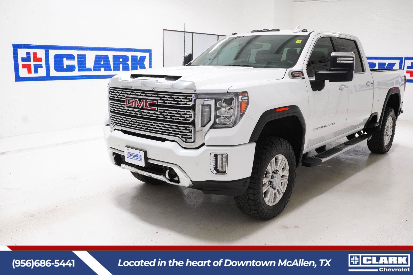 Used 2023 GMC Sierra 2500 Denali w/ Denali Ultimate Package AWD/4WD image 1