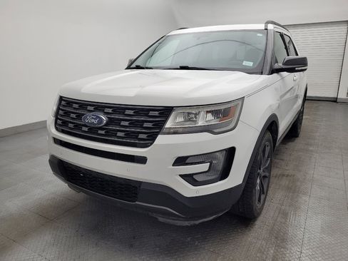 Used 2017 Ford Explorer XLT w/ Equipment Group 202A image 15