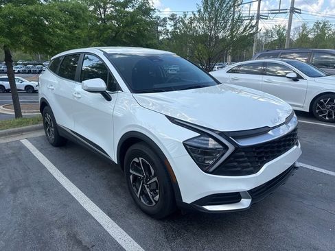 Used 2025 Kia Sportage LX image 1