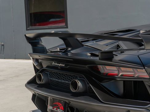Used 2019 Lamborghini Aventador SVJ AWD/4WD image 46
