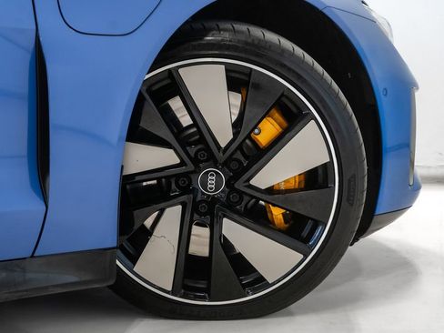 Used 2023 Audi RS e-tron GT w/ Carbon Performance Package AWD/4WD image 35