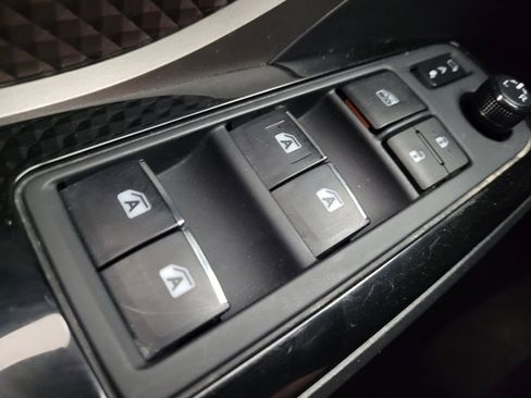 Used 2019 Toyota C-HR Limited FWD image 27