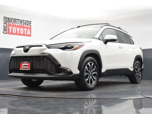 Used 2024 Toyota Corolla Cross AWD Hybrid w/ Moonroof Package image 32