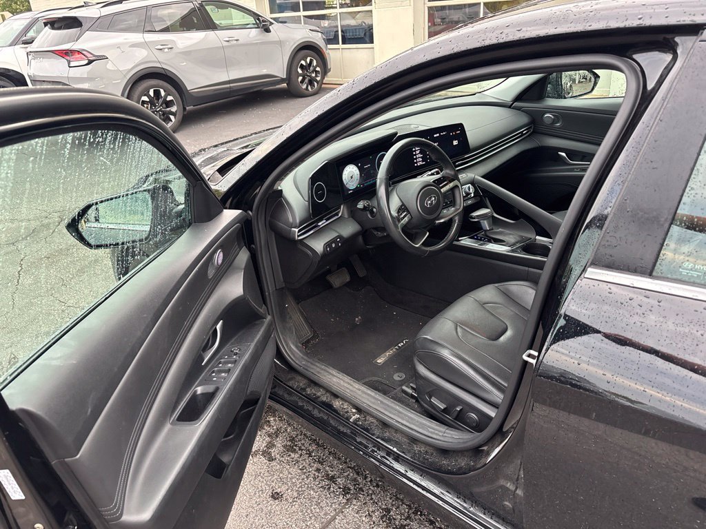 Used 2023 Hyundai Elantra Limited FWD image 8