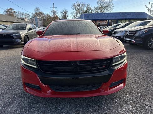 Used 2017 Dodge Charger R/T image 2