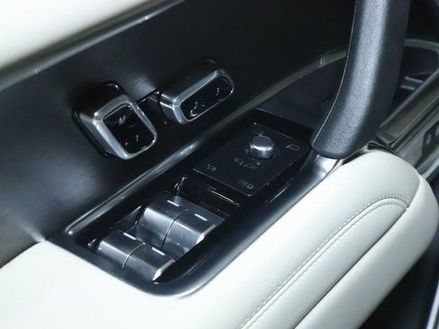 Used 2024 Land Rover Range Rover SE AWD/4WD image 14
