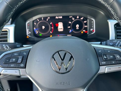 Certified 2022 Volkswagen Atlas Cross Sport SE image 24