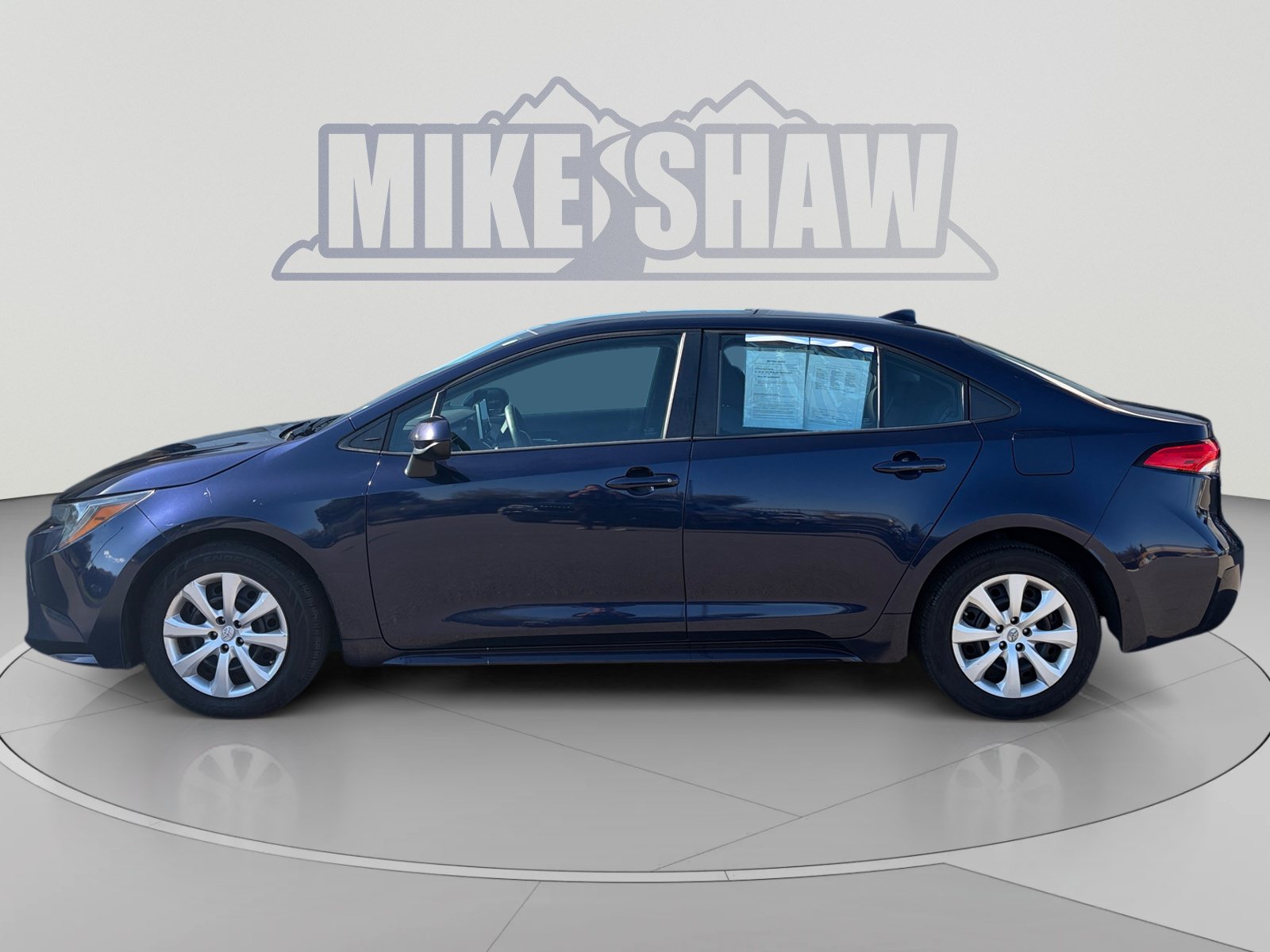 Used 2020 Toyota Corolla LE FWD image 2