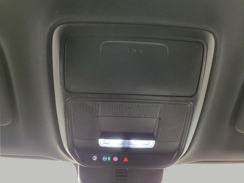 Certified 2025 Buick Enclave Preferred image 18