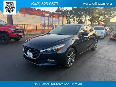 Used 2018 MAZDA MAZDA3 Touring FWD image 1