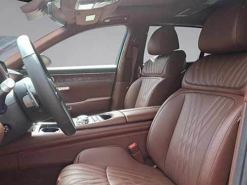 Used 2024 Genesis G90 3.5T AWD/4WD image 11