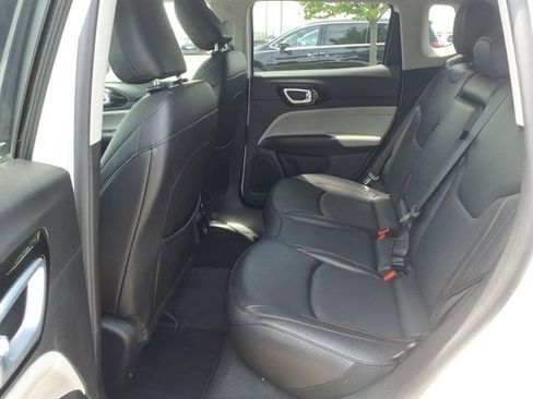 Used 2022 Jeep Compass Limited AWD/4WD image 10