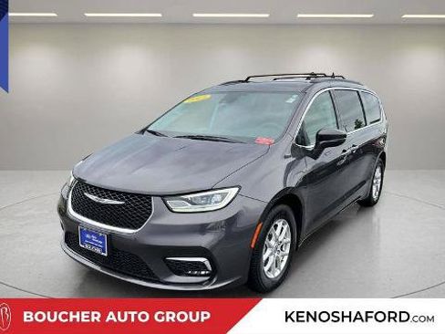 Used 2022 Chrysler Pacifica Touring-L FWD image 1