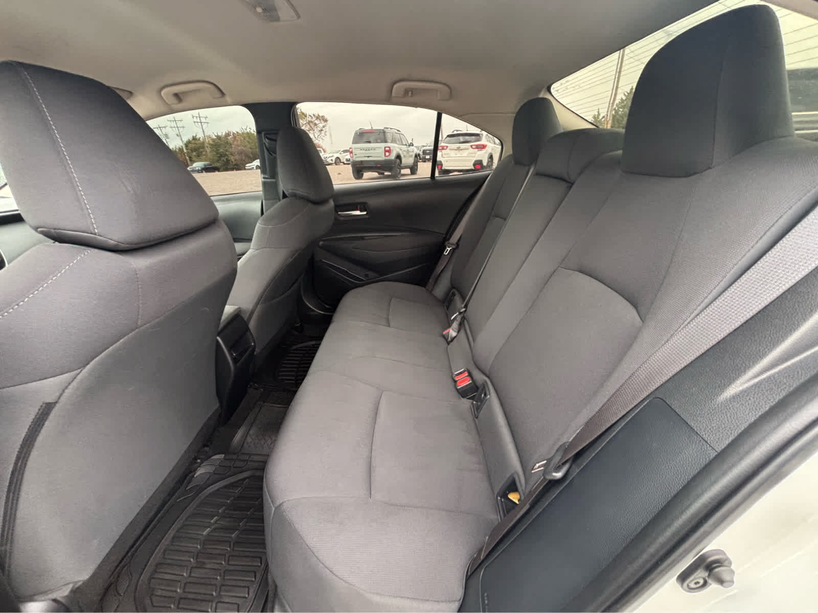 Used 2021 Toyota Corolla LE FWD image 5