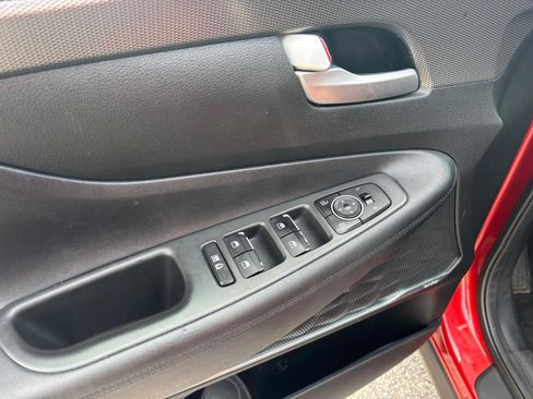 Used 2019 Hyundai Santa Fe SEL image 12