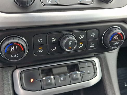 Used 2023 GMC Acadia SLE w/ Driver Convenience Package AWD/4WD image 18
