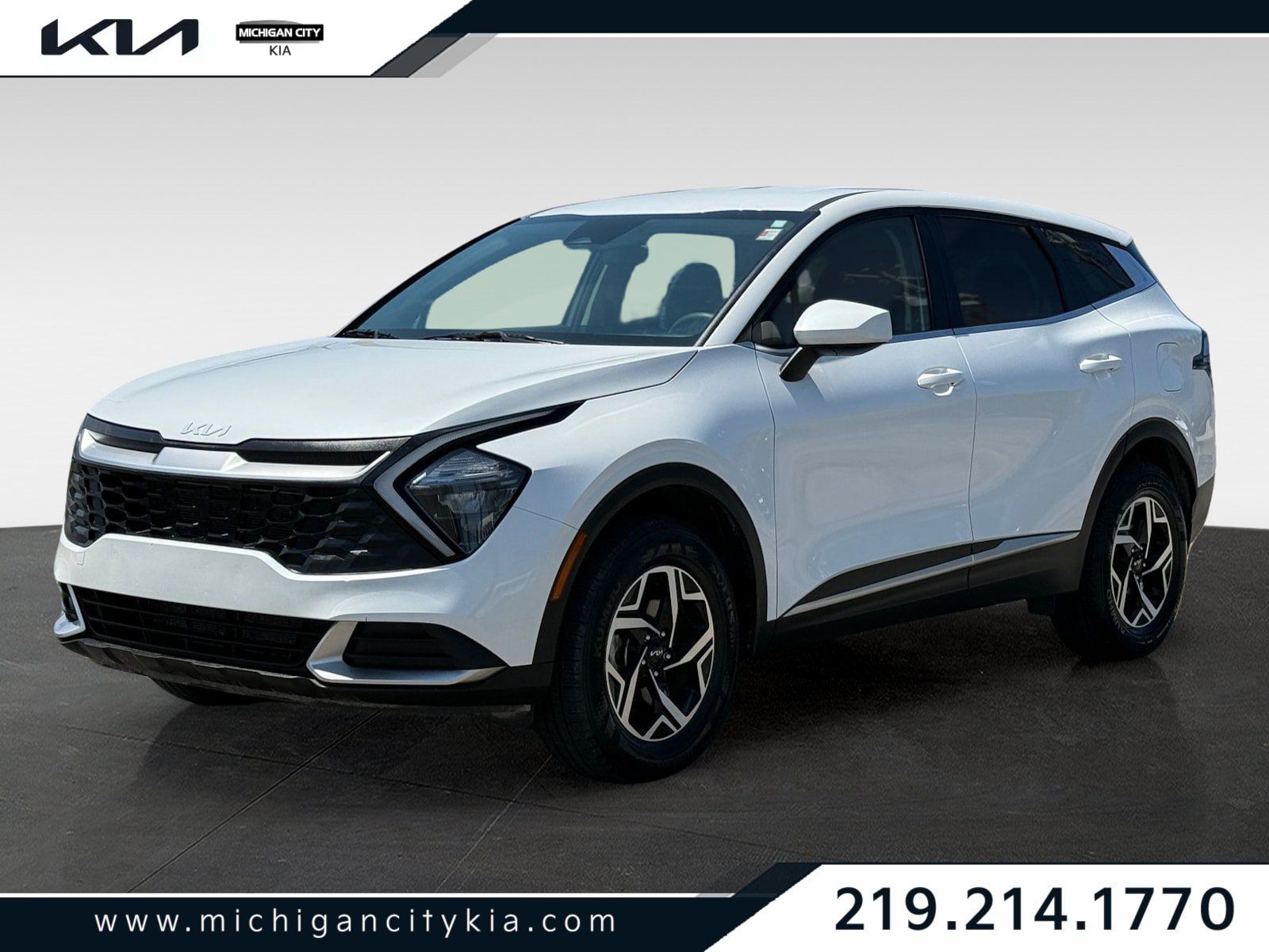 Used 2023 Kia Sportage LX AWD/4WD image 1