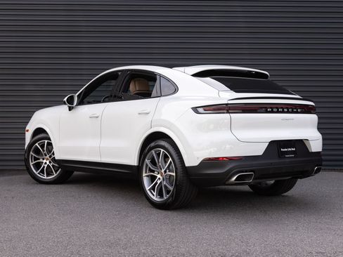 Certified 2026 Porsche Cayenne Coupe AWD/4WD image 3