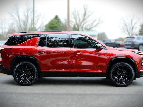 Used 2024 Chevrolet Traverse RS image 4
