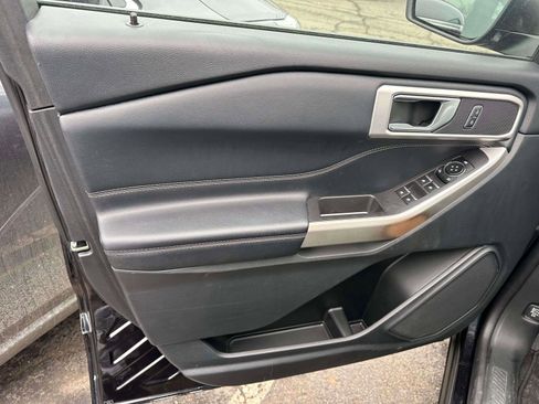 Used 2022 Ford Explorer XLT w/ Equipment Group 202A image 15