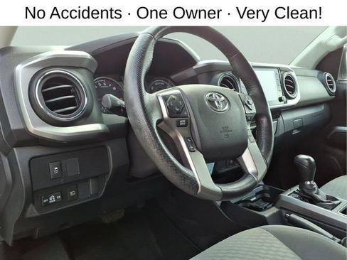 Used 2021 Toyota Tacoma SR5 AWD/4WD image 13