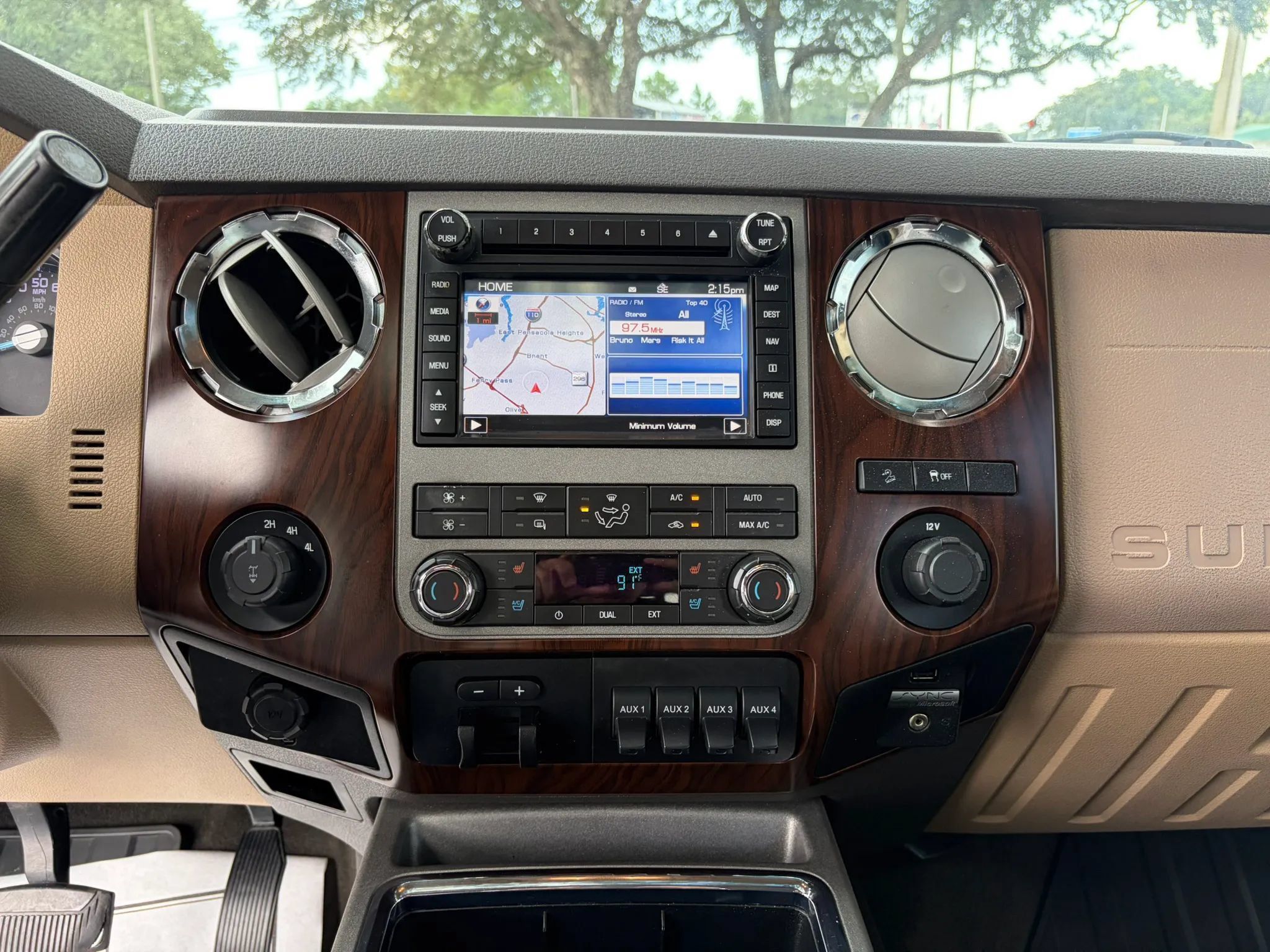 Used 2011 Ford F350 Lariat w/ Lariat Ultimate Pkg AWD/4WD image 25