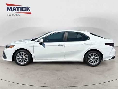 Used 2023 Toyota Camry LE image 4