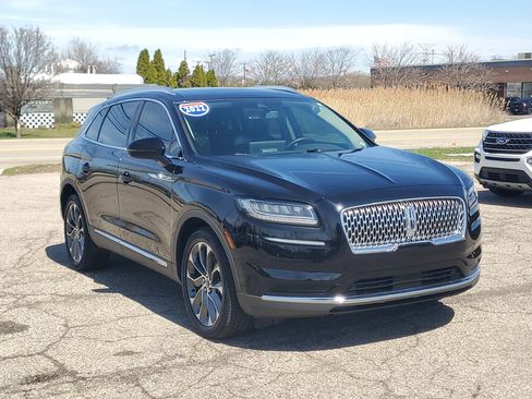 Used 2022 Lincoln Nautilus Reserve image 1